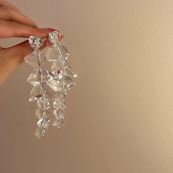 Crystal Drop Earrings 💎 - Picture 2 of 4